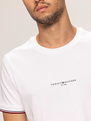 TOMMY HILFIGER white t shirt חולצה בצבע לבן עם הדפס קטן X-26