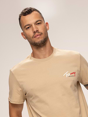 TOMMY JEANS beige t shirt חולצה בצבע בז' עם הדפס קטן X-39