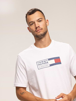TOMMY HILFIGER white navy t shirt חולצה בצבע לבן עם הדפס המותג בחזית X-60