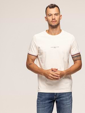 TOMMY HILFIGER cream t shirt חולצה בצבע שמנת עם הדפס המותג בחזית X-24/28