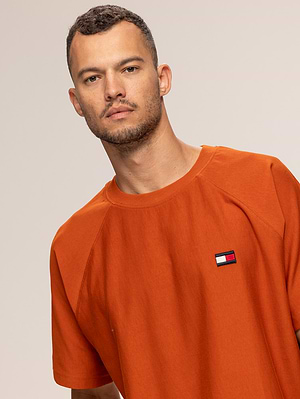 TOMMY JEANS orange t shirt חולצה בצבע כתוםעם רקמת המותג צידי X-22