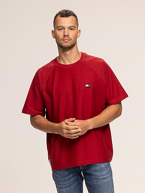 TOMMY JEANS red t shirt חולצה בצבע אדום עם רקמת המותג צידיX-23