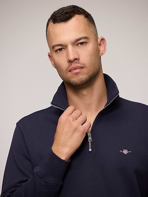 GANT reg shield half zip sweat פוטר חצי רוכסן עם לוגו צידי בצבע נייבי