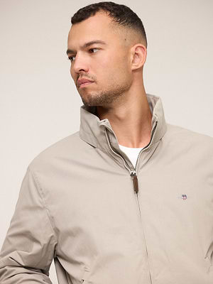 GANT jacket hampshire jacket mist taupeג'קט מעיל בצבע אפור בהיר לוגו קטן