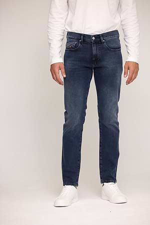 DIESEL jeans d-struk בצבע כחול דיו קלאסי 0KBBM